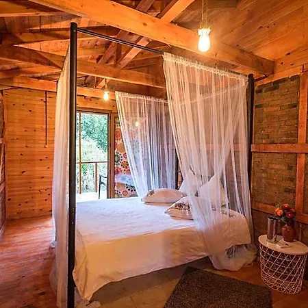 Otantik Tas Ev Hotel