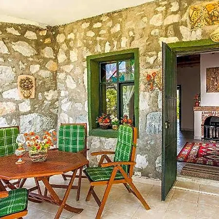 Hotel Otantik Tas Ev 3*